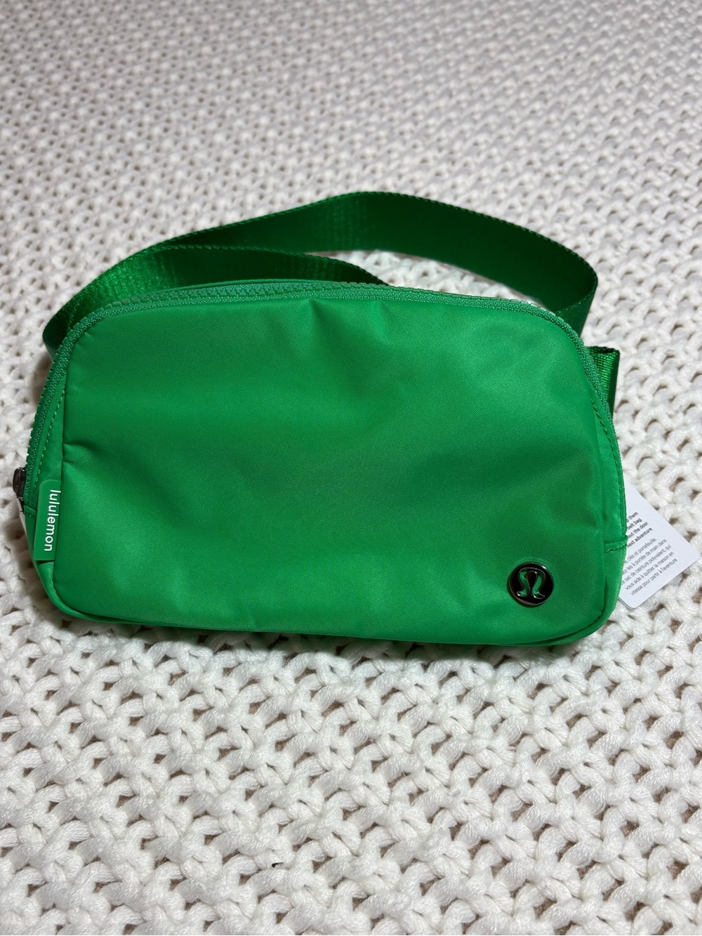 NWT lululemon green punch everywhere belt bag 1L